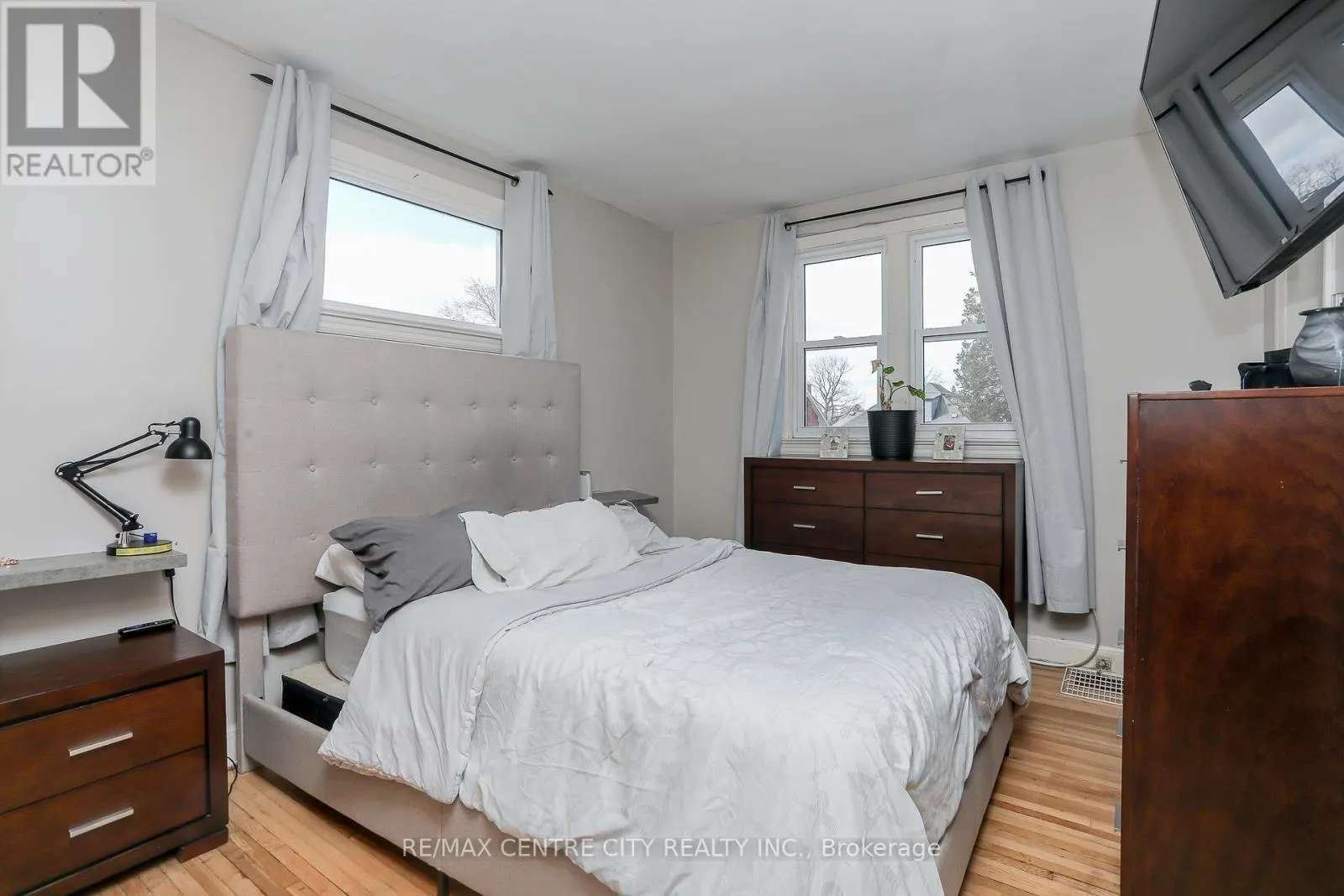 15 WILSON AVENUE