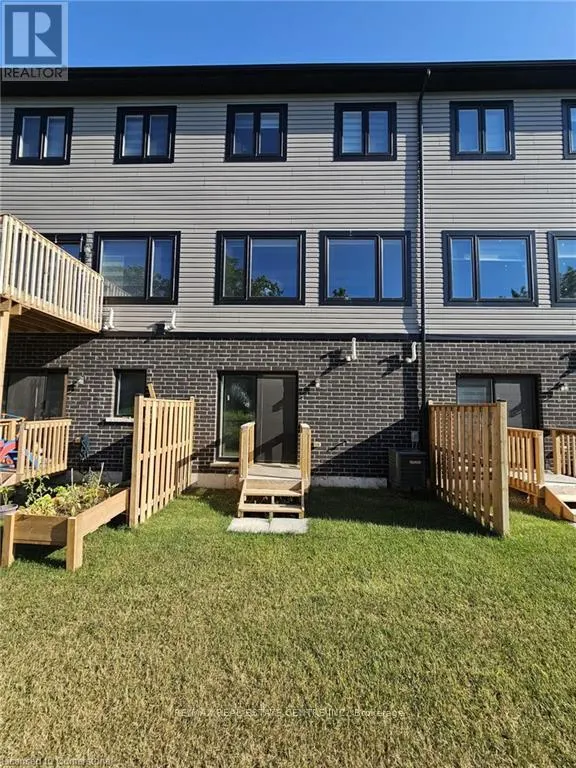 58 - 290 EQUESTRIAN WAY