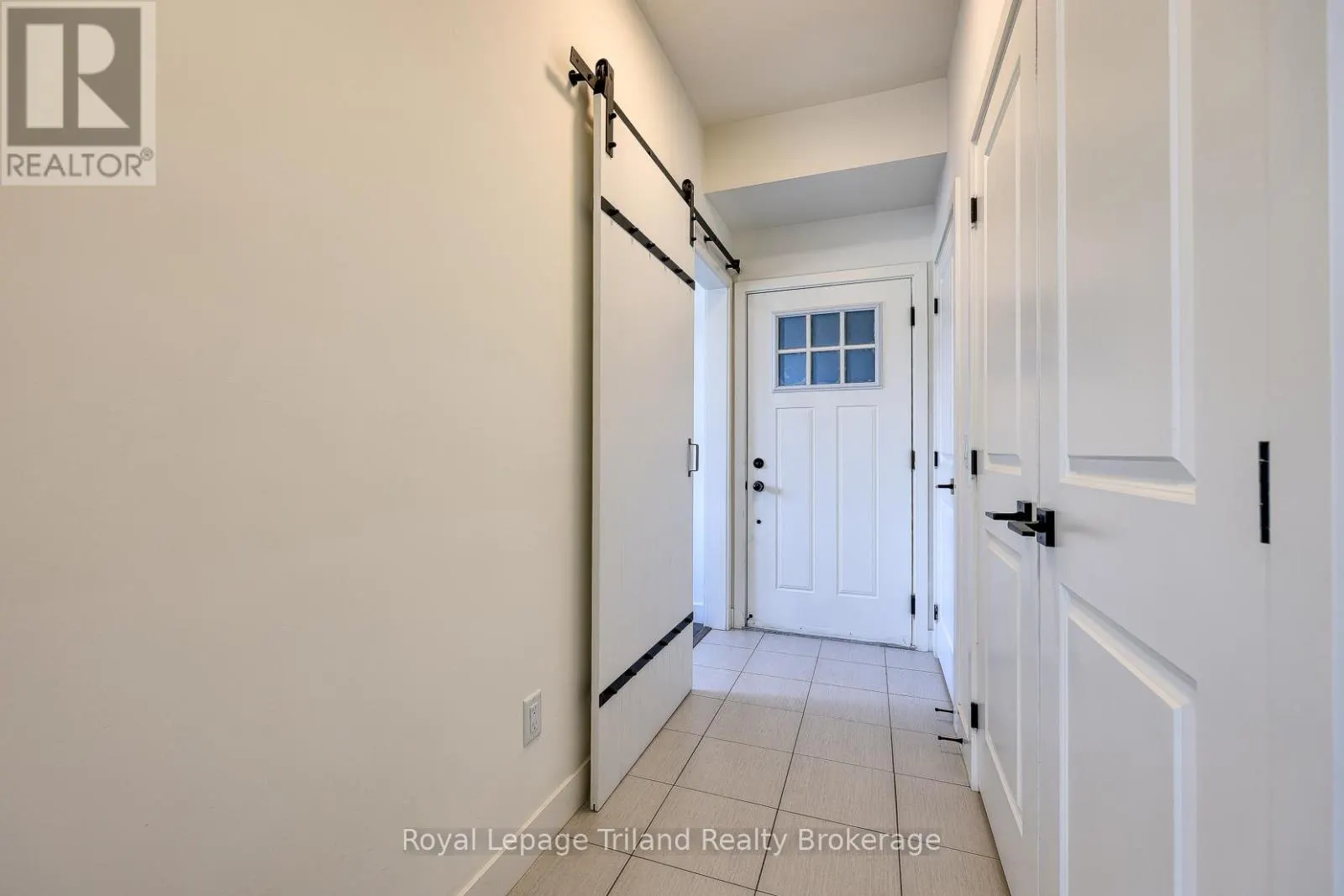 201 - 13 BEAUSOLEIL LANE, #201