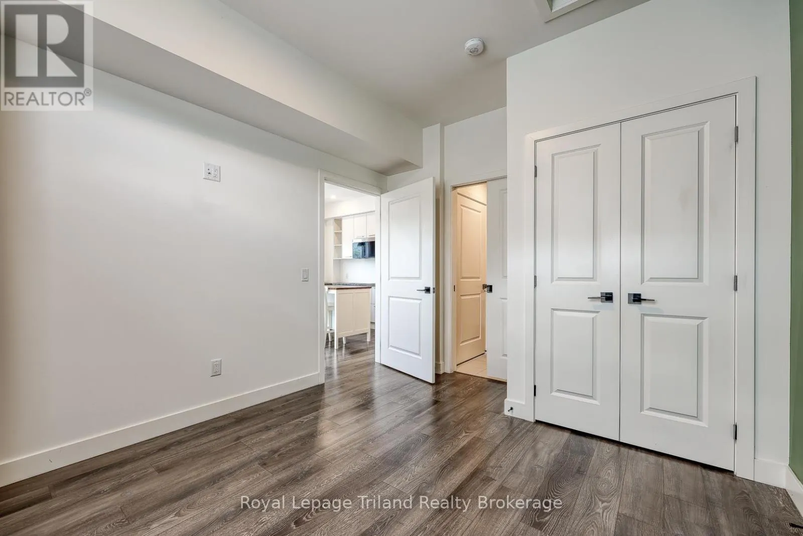 201 - 13 BEAUSOLEIL LANE, #201