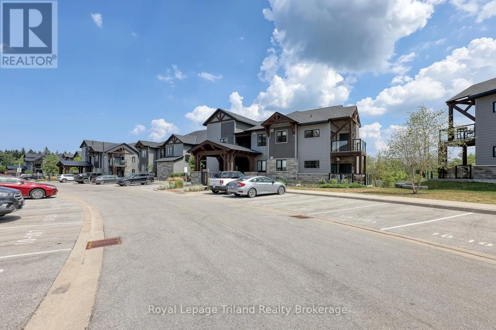 201 - 13 BEAUSOLEIL LANE, #201