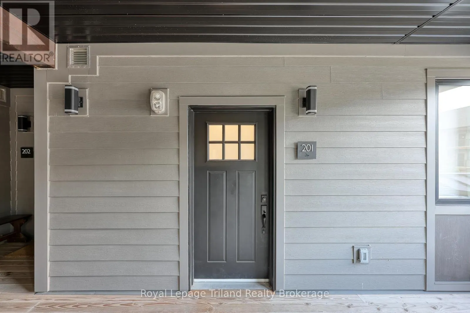 201 - 13 BEAUSOLEIL LANE, #201