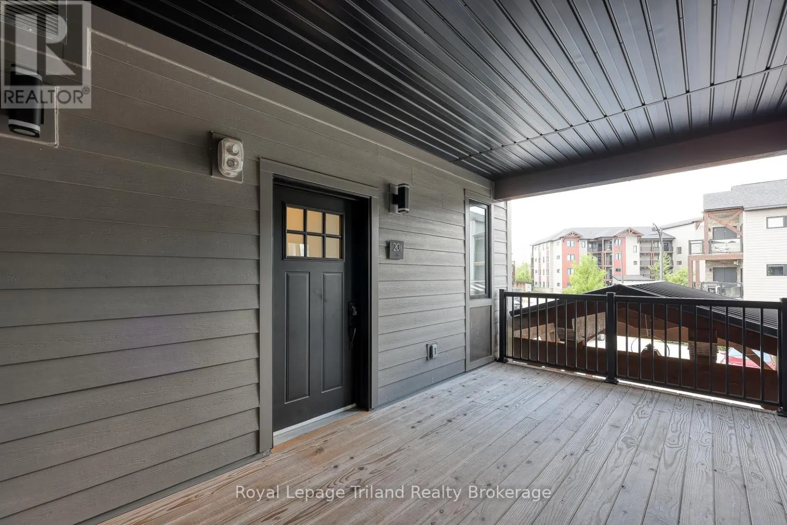 201 - 13 BEAUSOLEIL LANE, #201