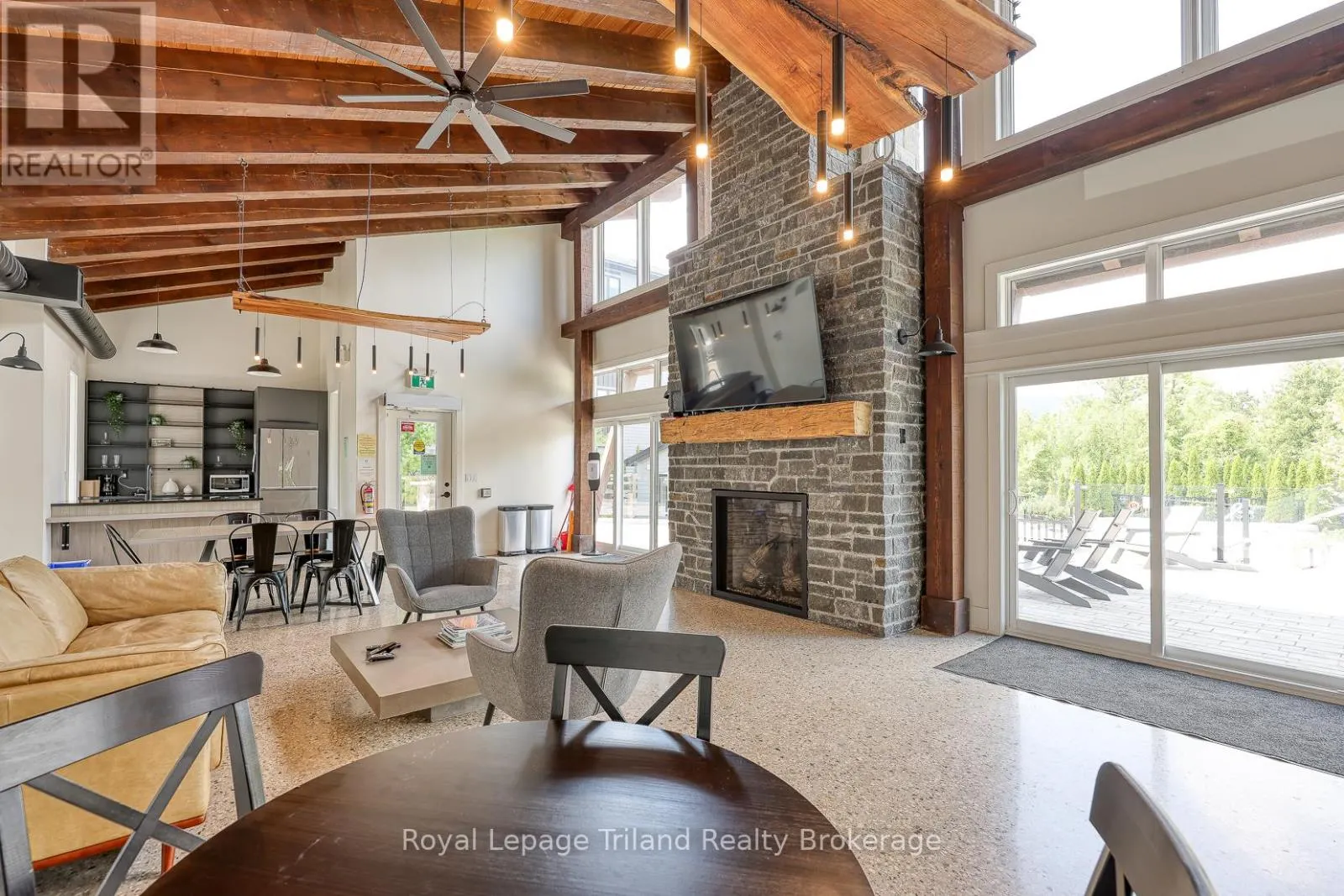 201 - 13 BEAUSOLEIL LANE, #201