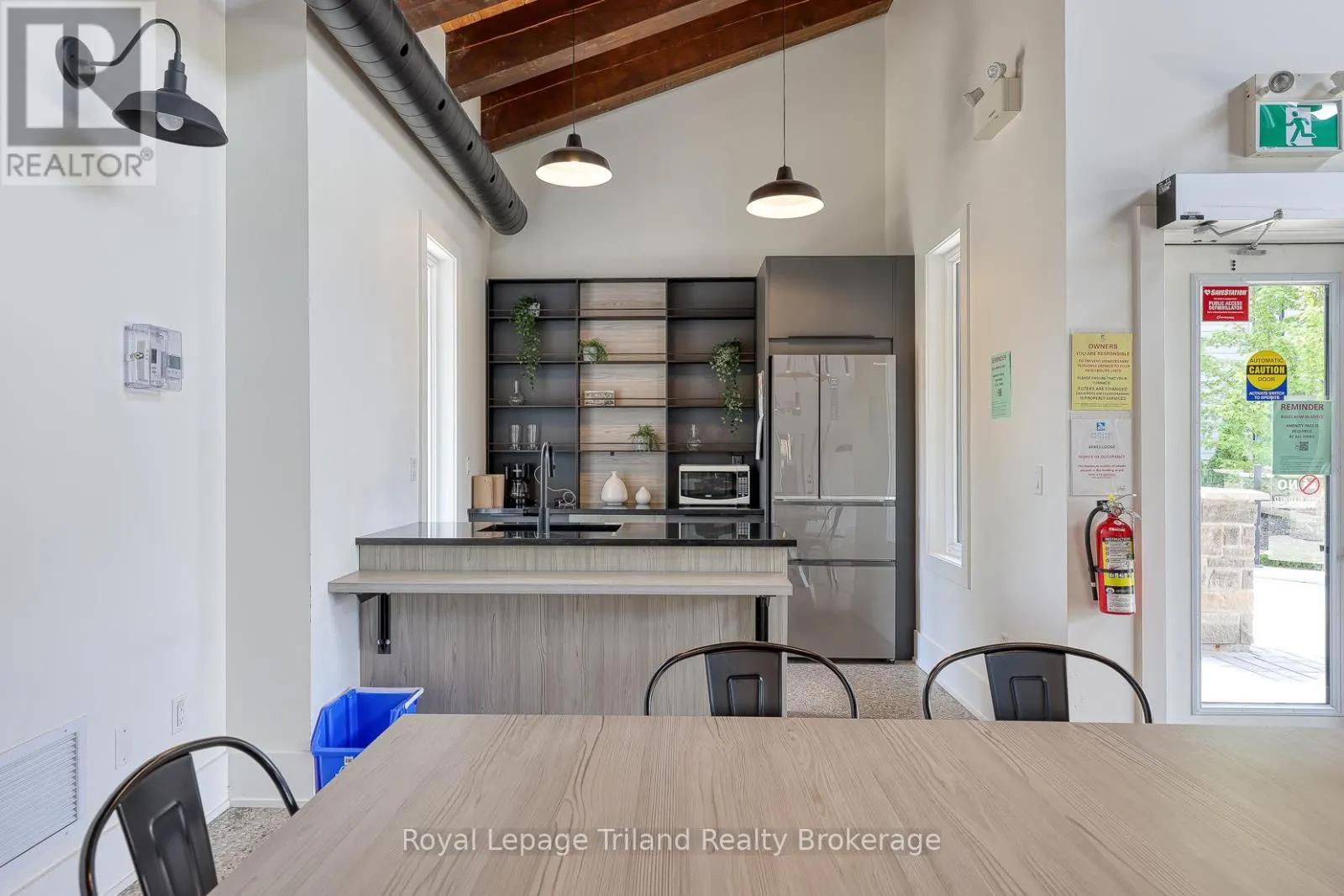 201 - 13 BEAUSOLEIL LANE, #201
