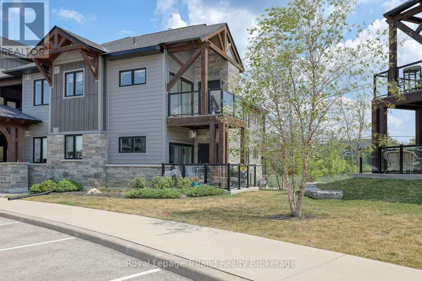 201 - 13 BEAUSOLEIL LANE, #201