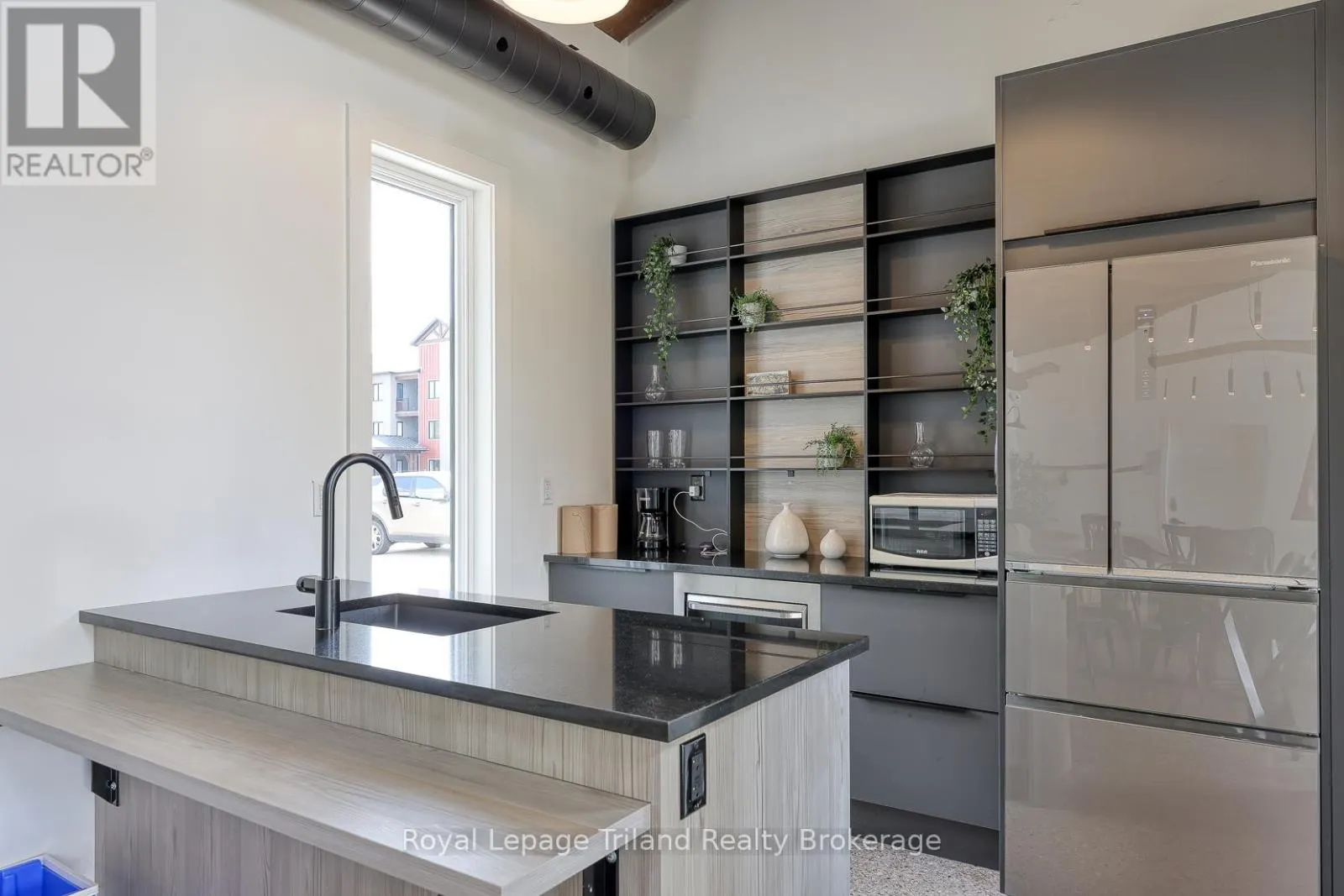 201 - 13 BEAUSOLEIL LANE, #201
