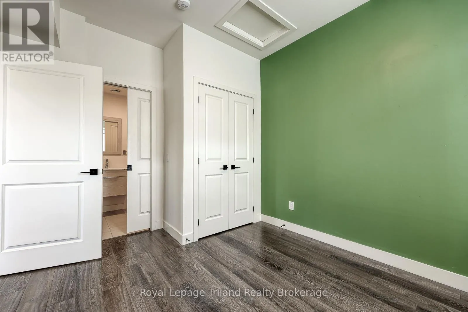 201 - 13 BEAUSOLEIL LANE, #201