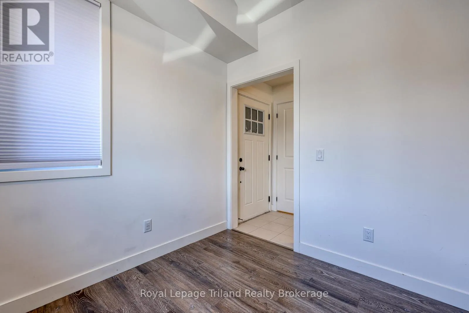 201 - 13 BEAUSOLEIL LANE, #201