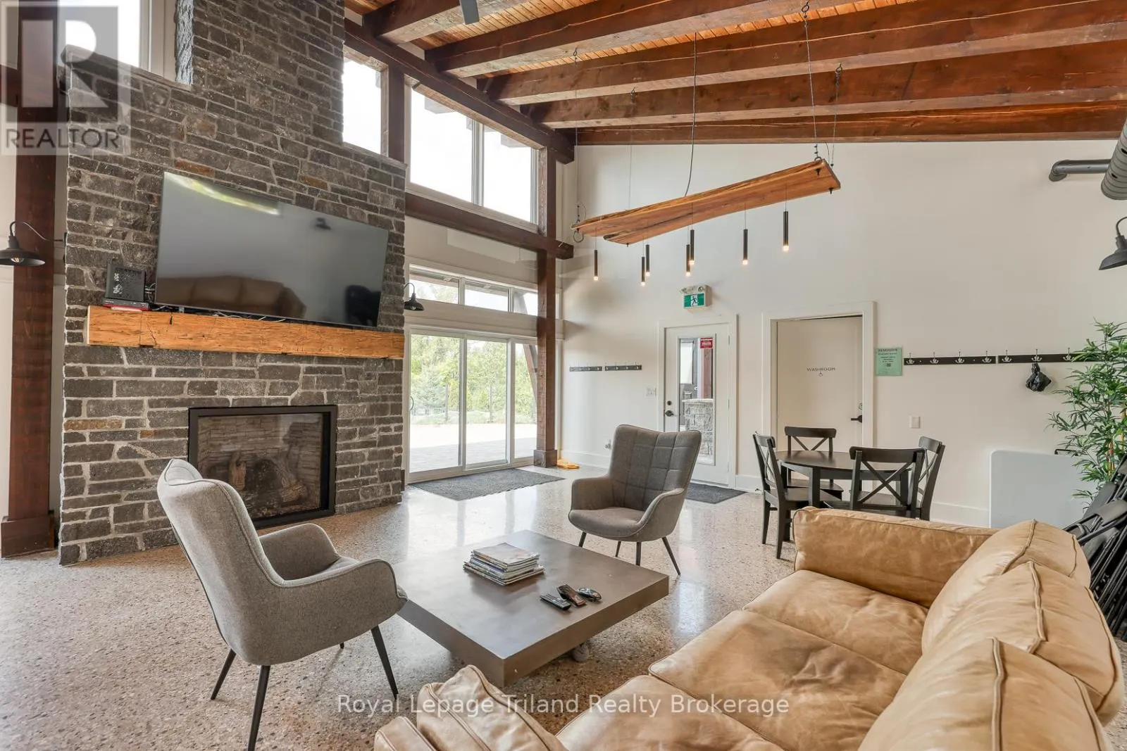 201 - 13 BEAUSOLEIL LANE, #201