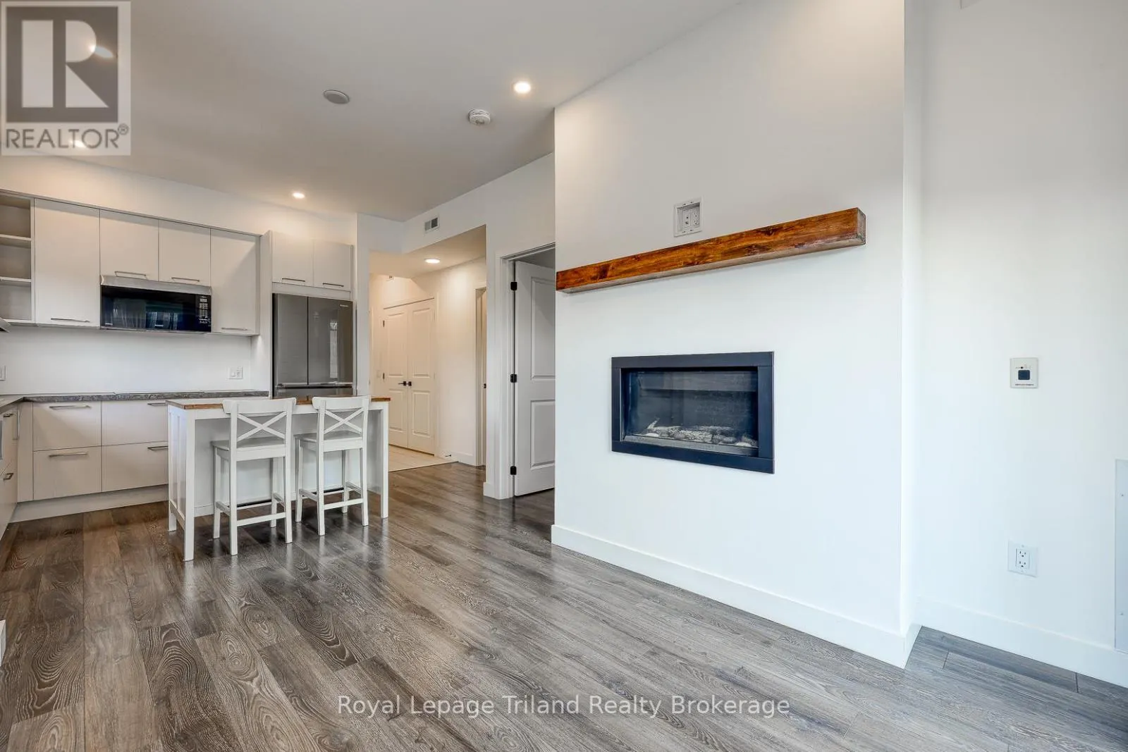 201 - 13 BEAUSOLEIL LANE, #201