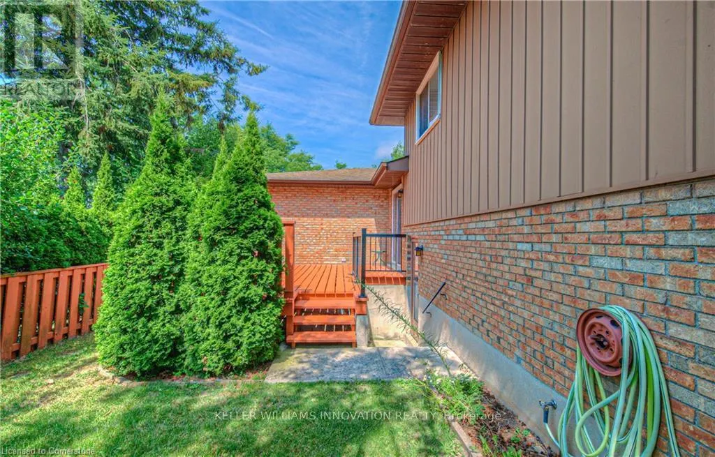 641 BLACK OAK CRESCENT