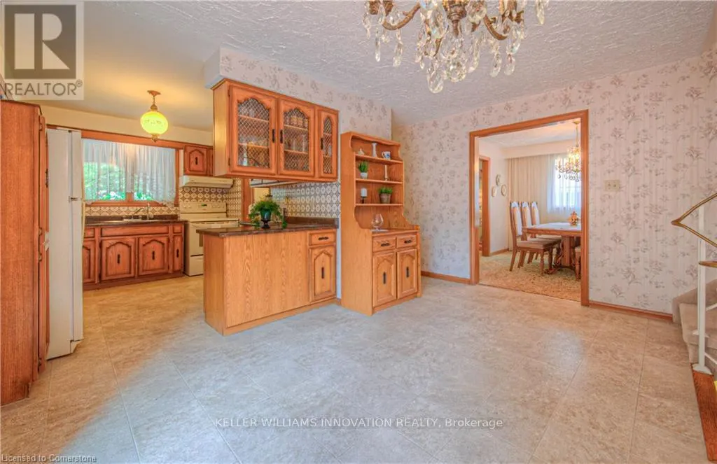 641 BLACK OAK CRESCENT