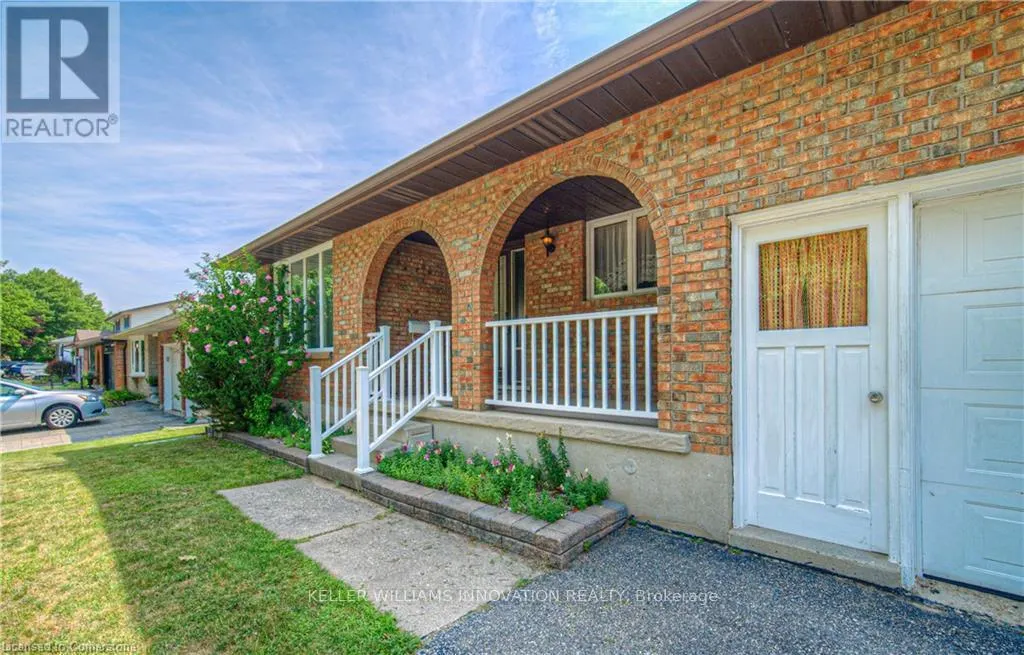 641 BLACK OAK CRESCENT