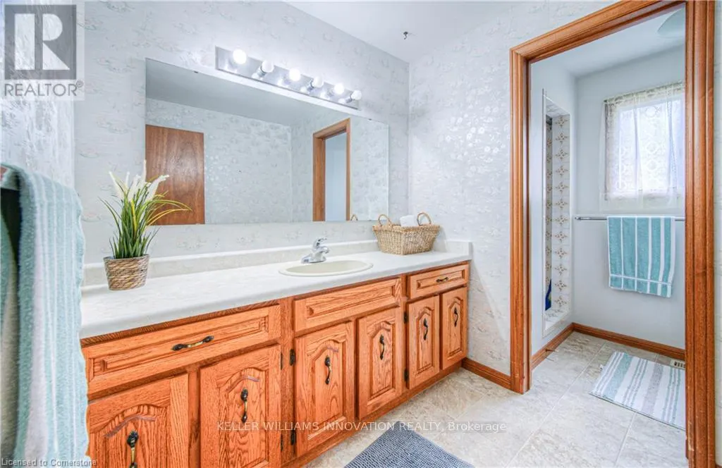 641 BLACK OAK CRESCENT