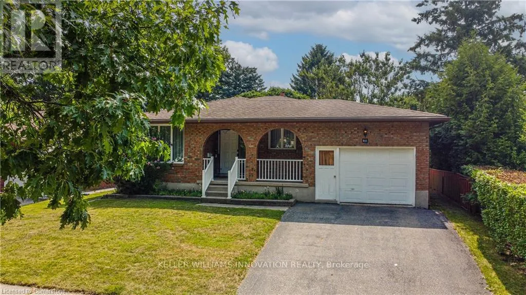 641 BLACK OAK CRESCENT