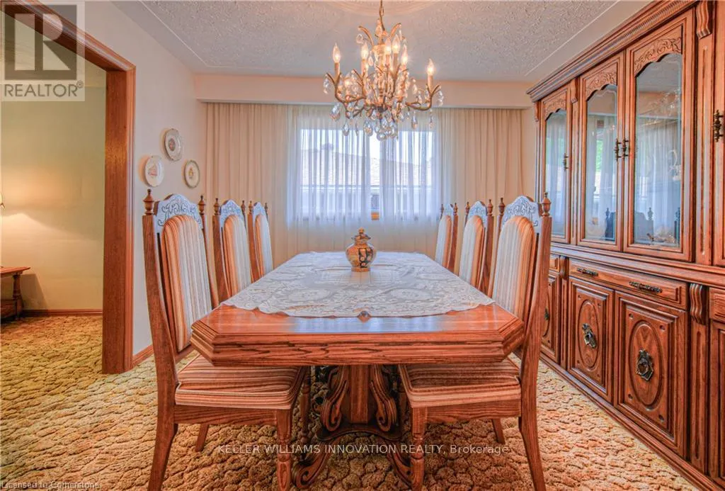 641 BLACK OAK CRESCENT