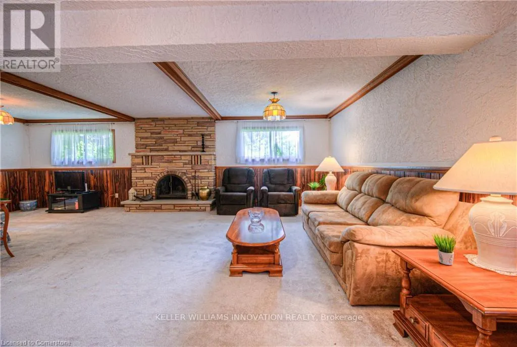 641 BLACK OAK CRESCENT