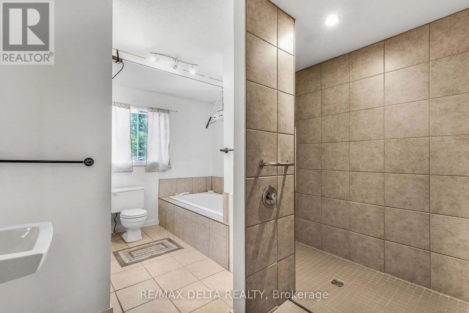 1115 CHOLETTE CRESCENT