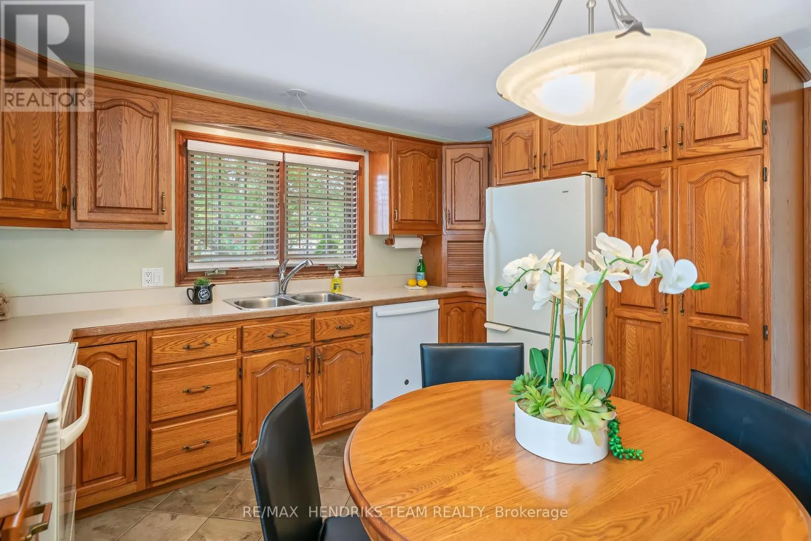 55 LEASIDE DRIVE