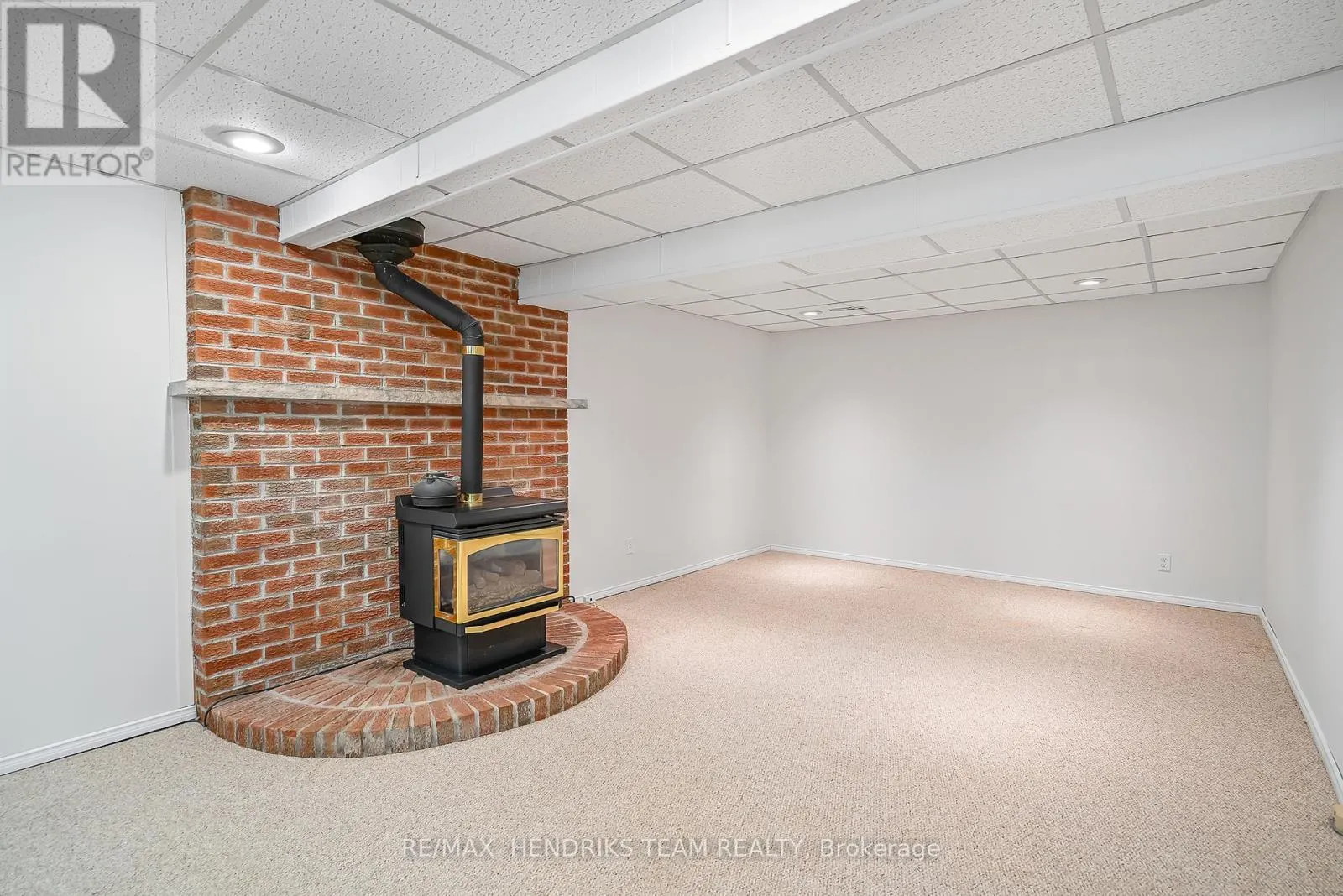 55 LEASIDE DRIVE