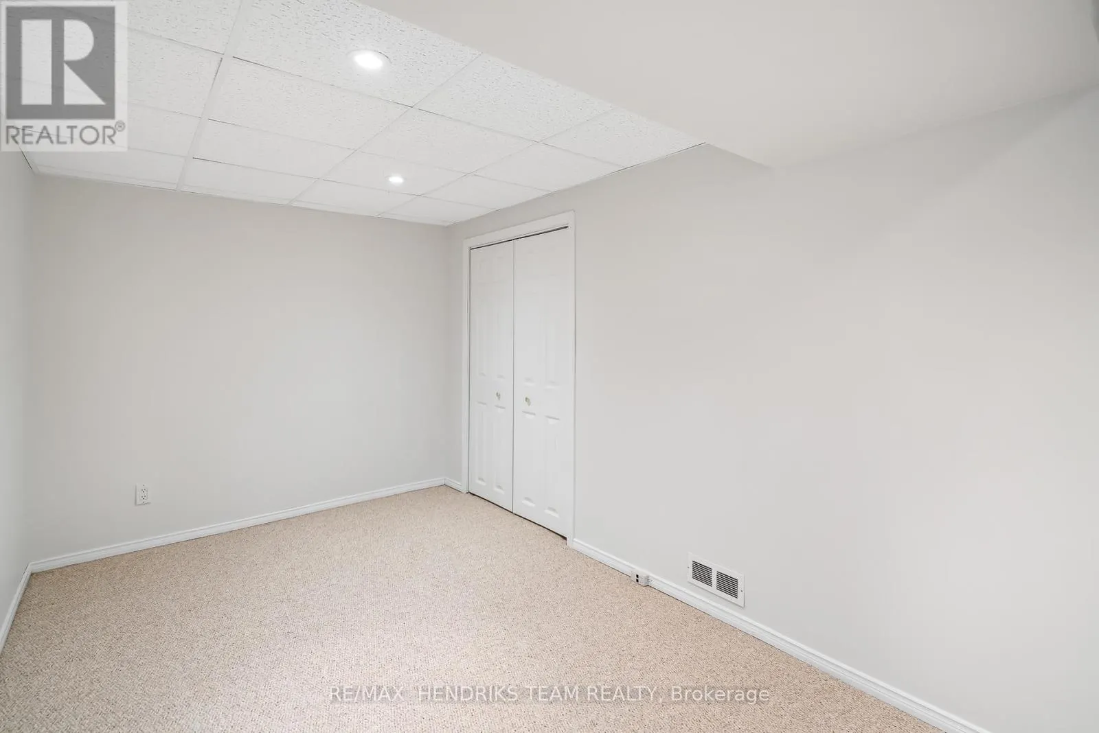55 LEASIDE DRIVE