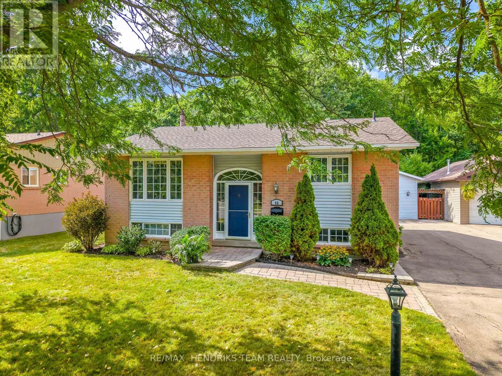 55 LEASIDE DRIVE