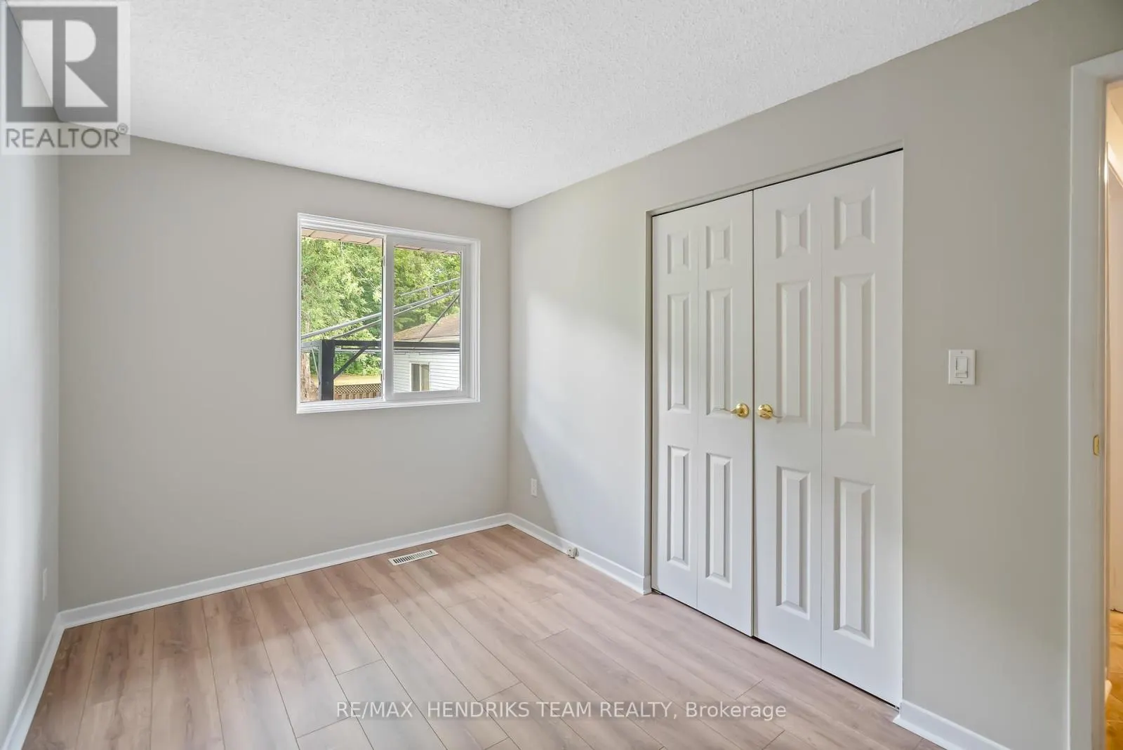 55 LEASIDE DRIVE