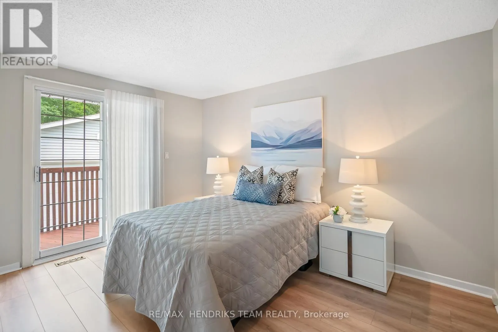 55 LEASIDE DRIVE