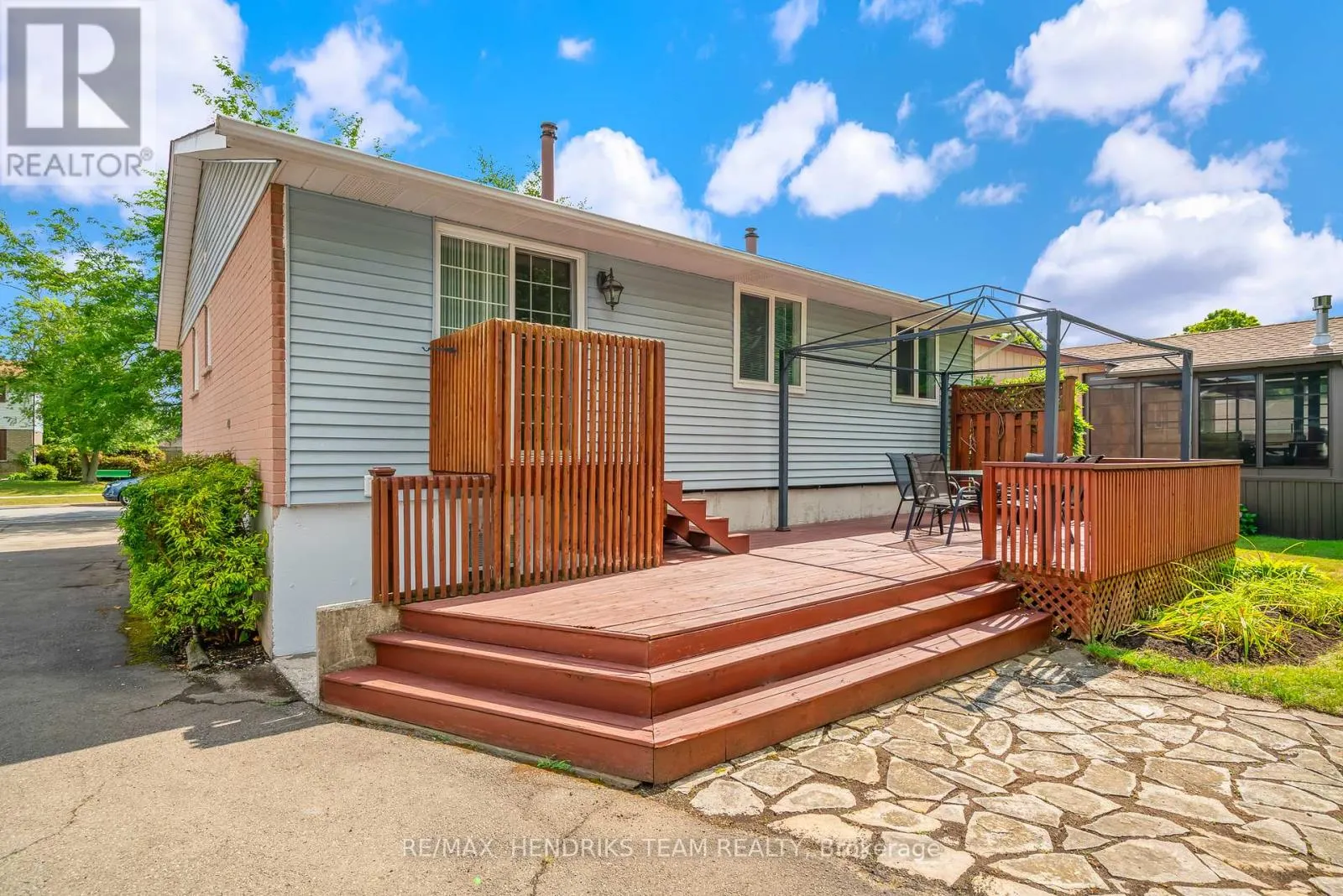 55 LEASIDE DRIVE