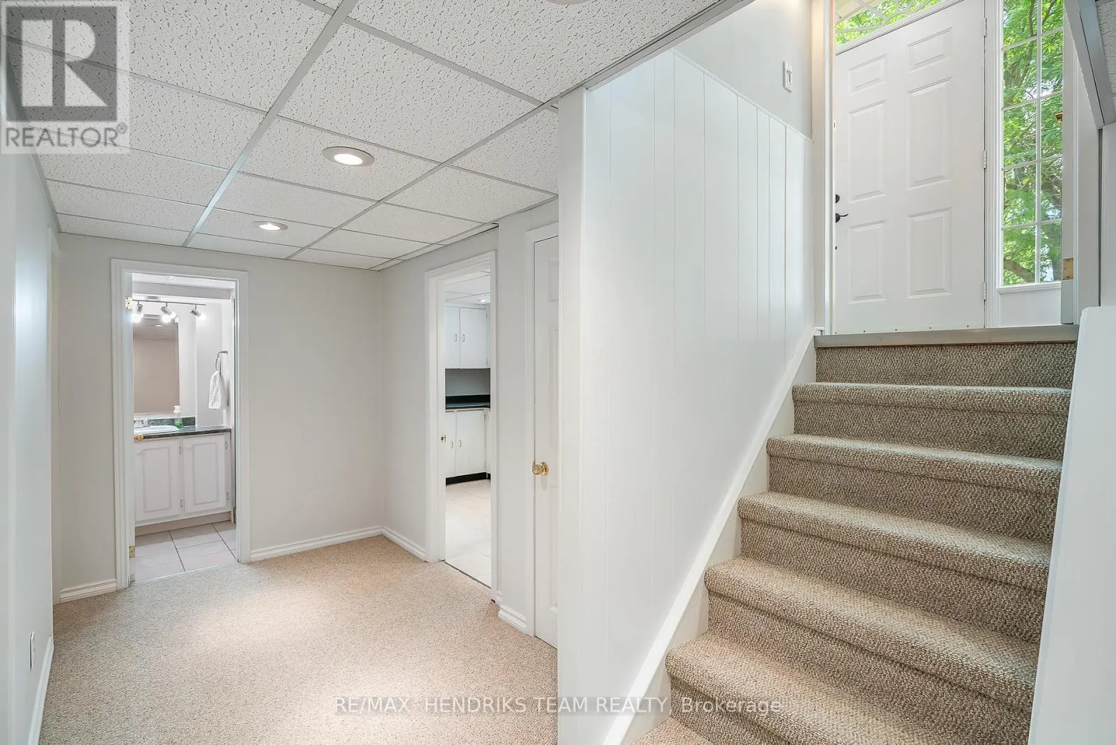 55 LEASIDE DRIVE