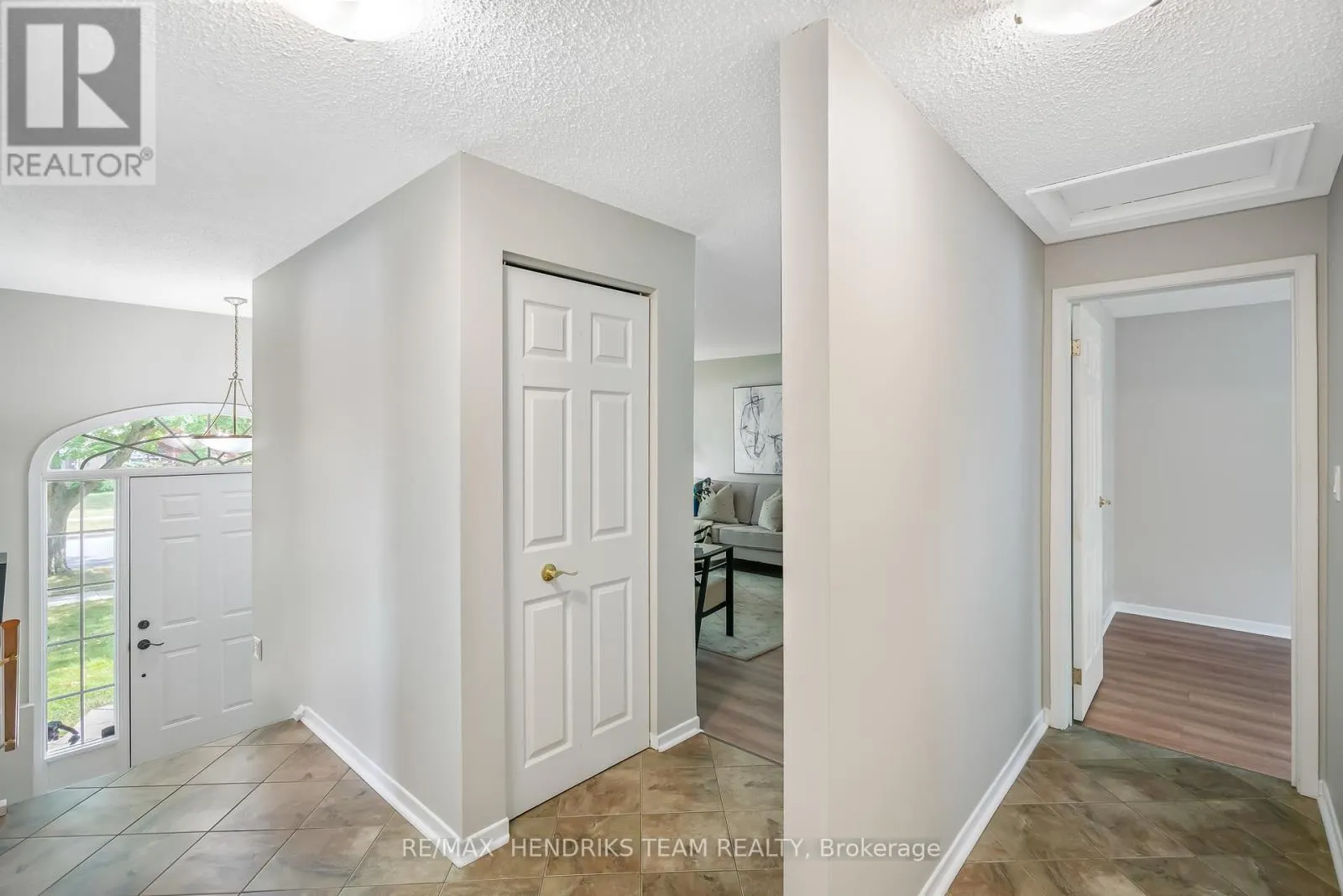 55 LEASIDE DRIVE