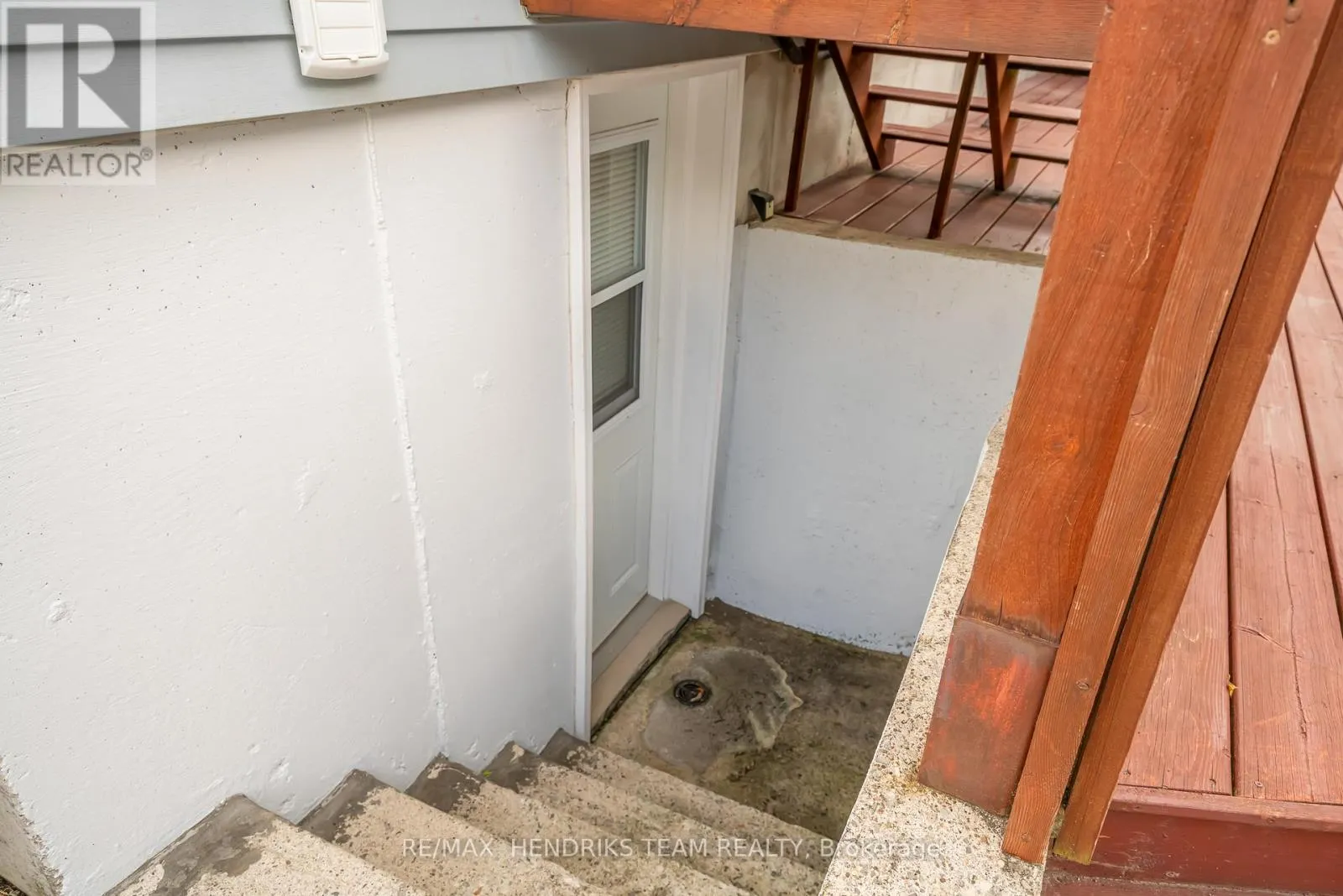 55 LEASIDE DRIVE