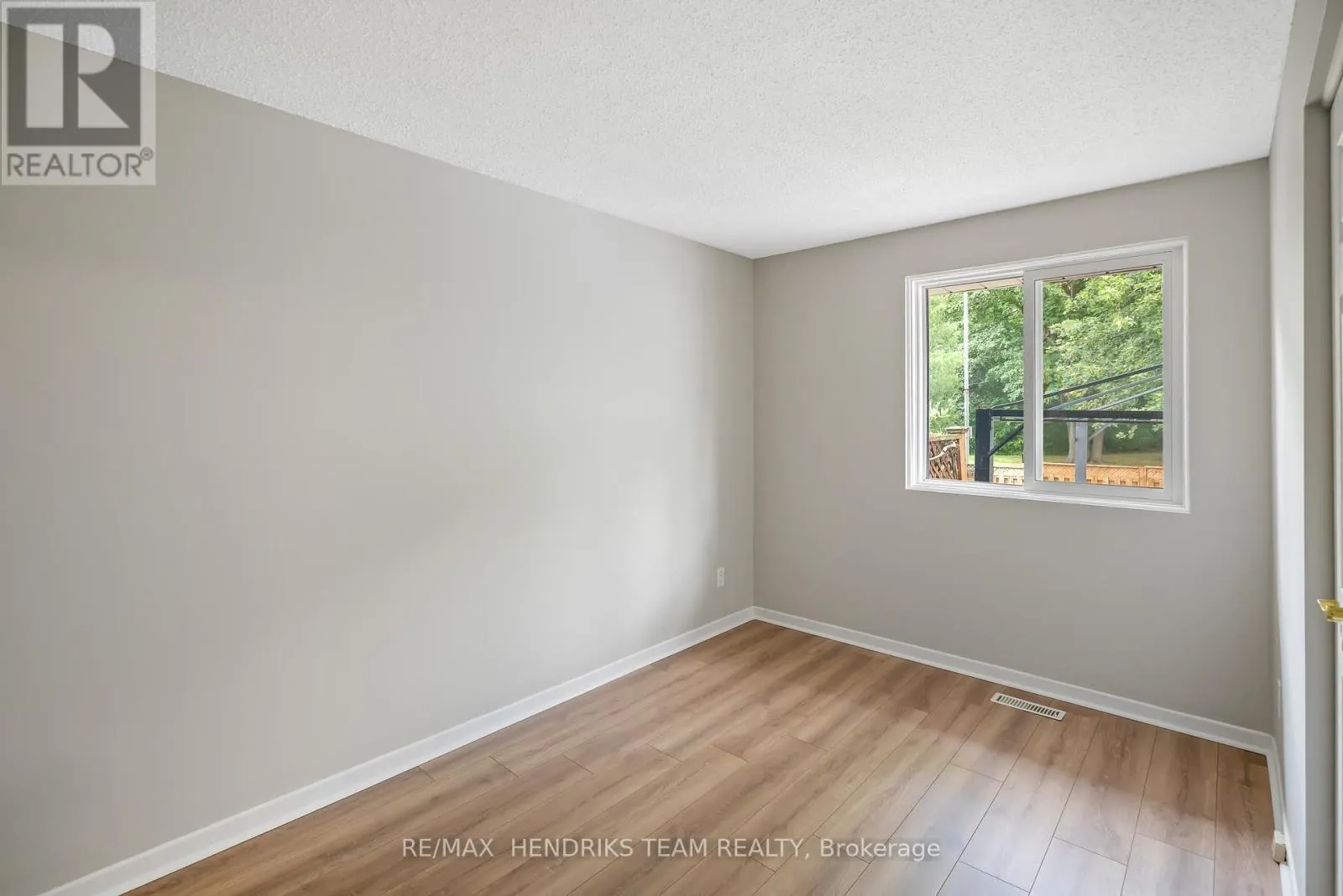 55 LEASIDE DRIVE
