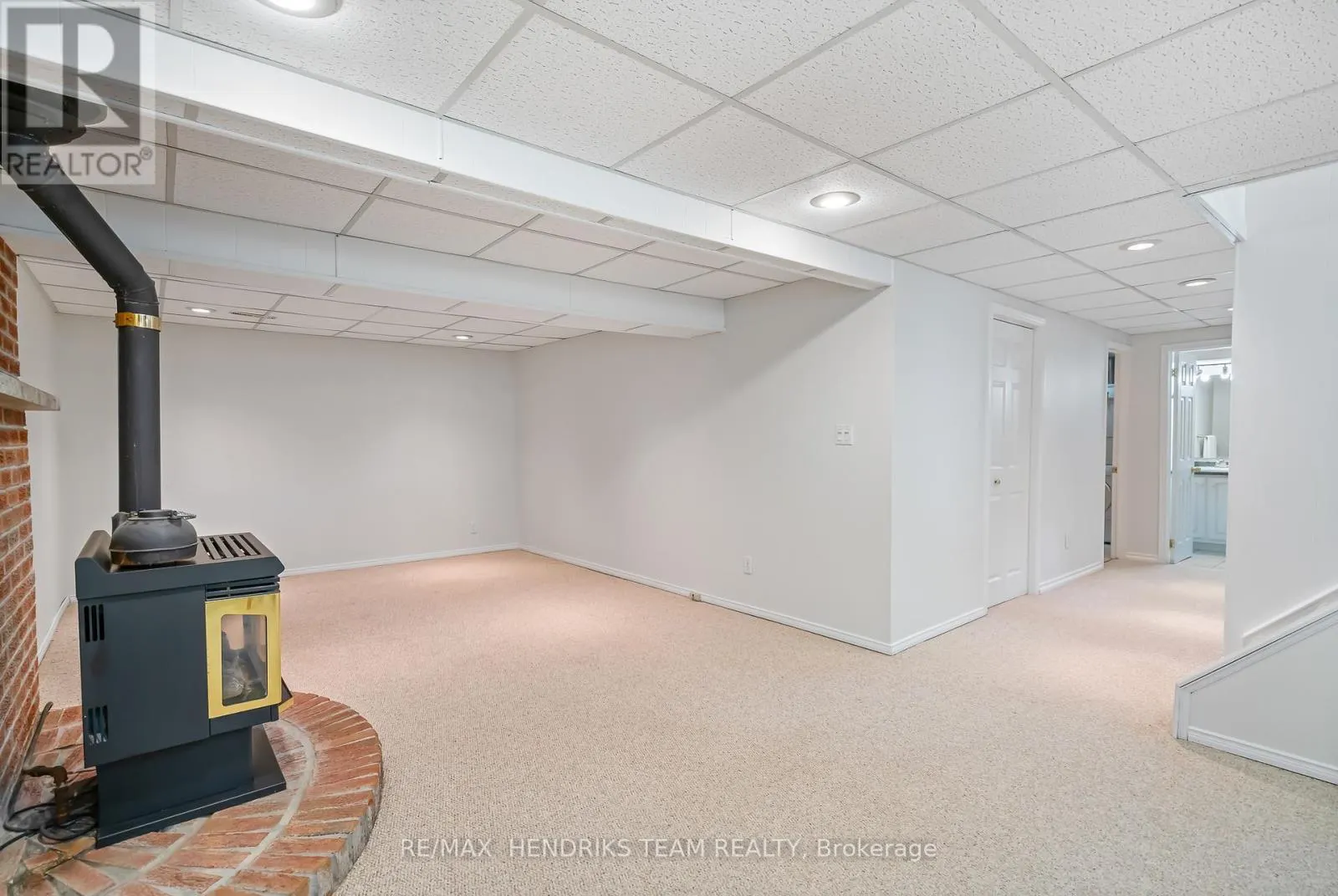 55 LEASIDE DRIVE