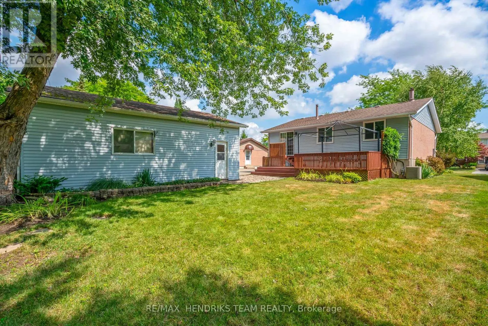 55 LEASIDE DRIVE