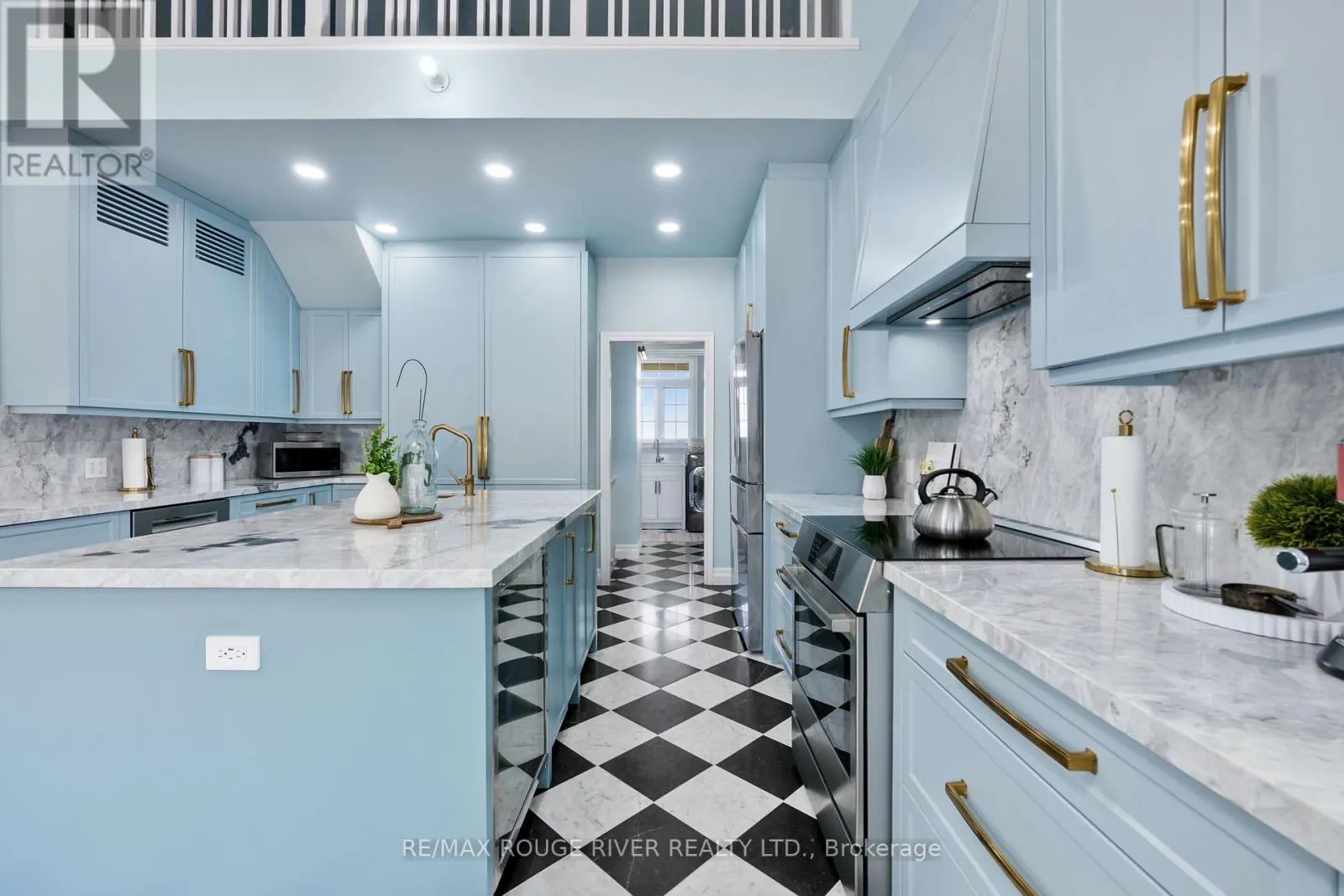 9138 DANFORTH ROAD E