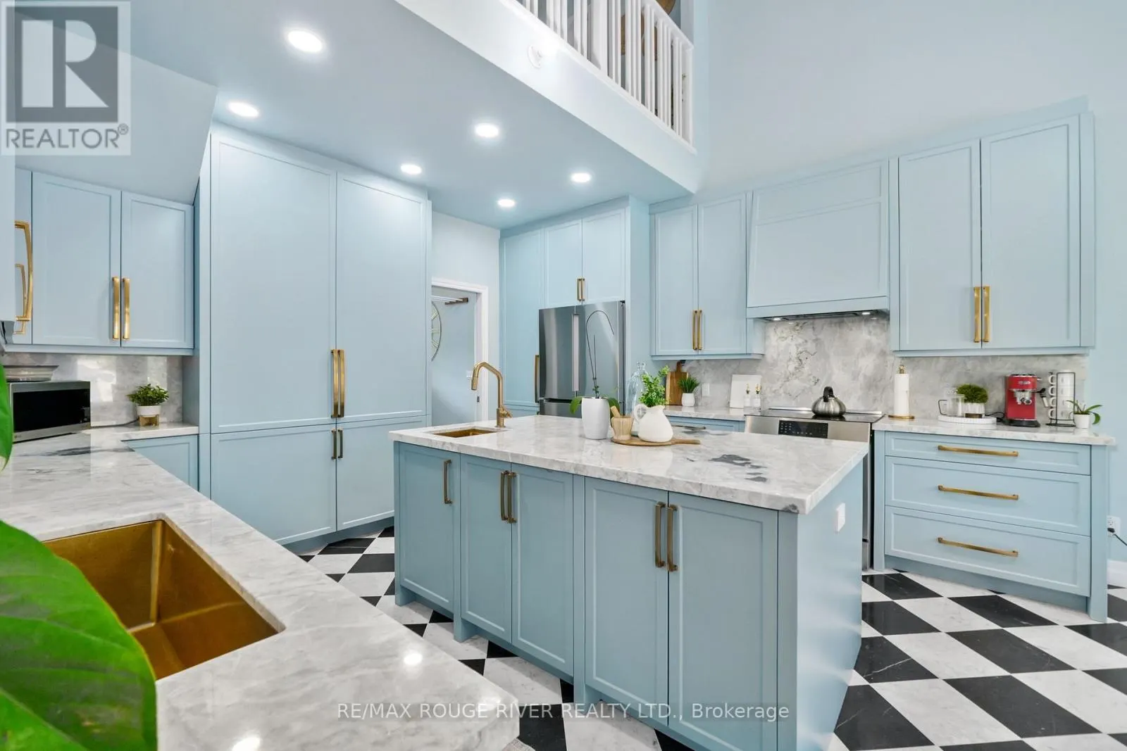 9138 DANFORTH ROAD E