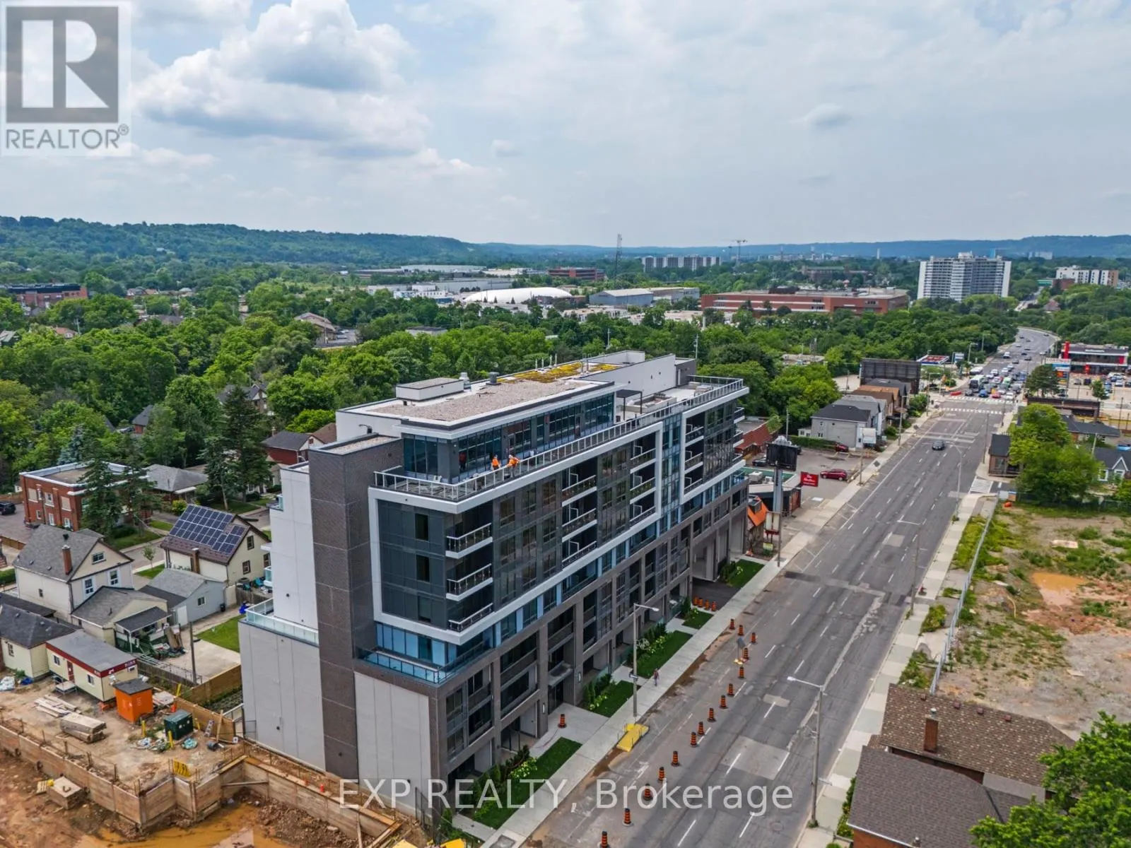 514 - 415 MAIN STREET W