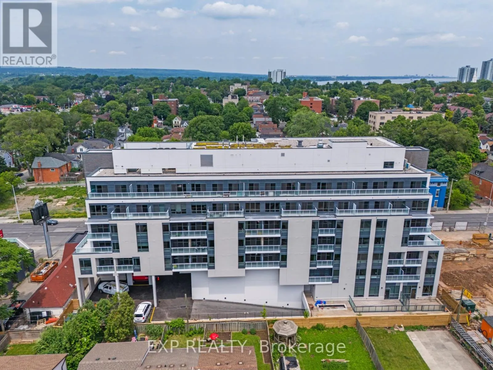 514 - 415 MAIN STREET W
