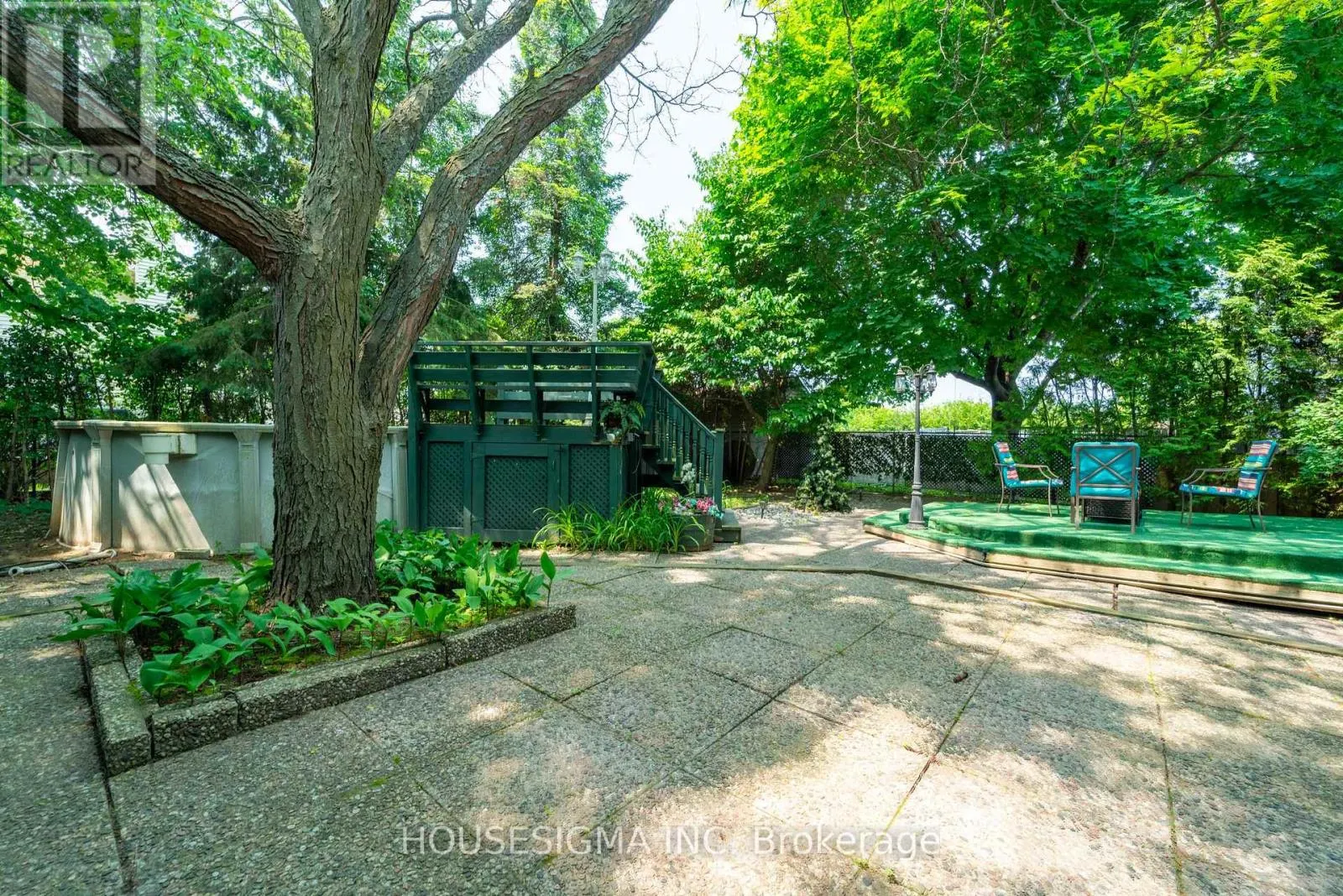 566 FALWYN CRESCENT