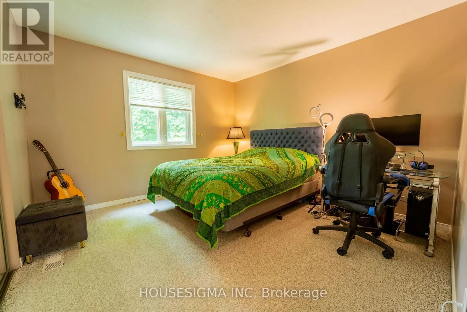 566 FALWYN CRESCENT