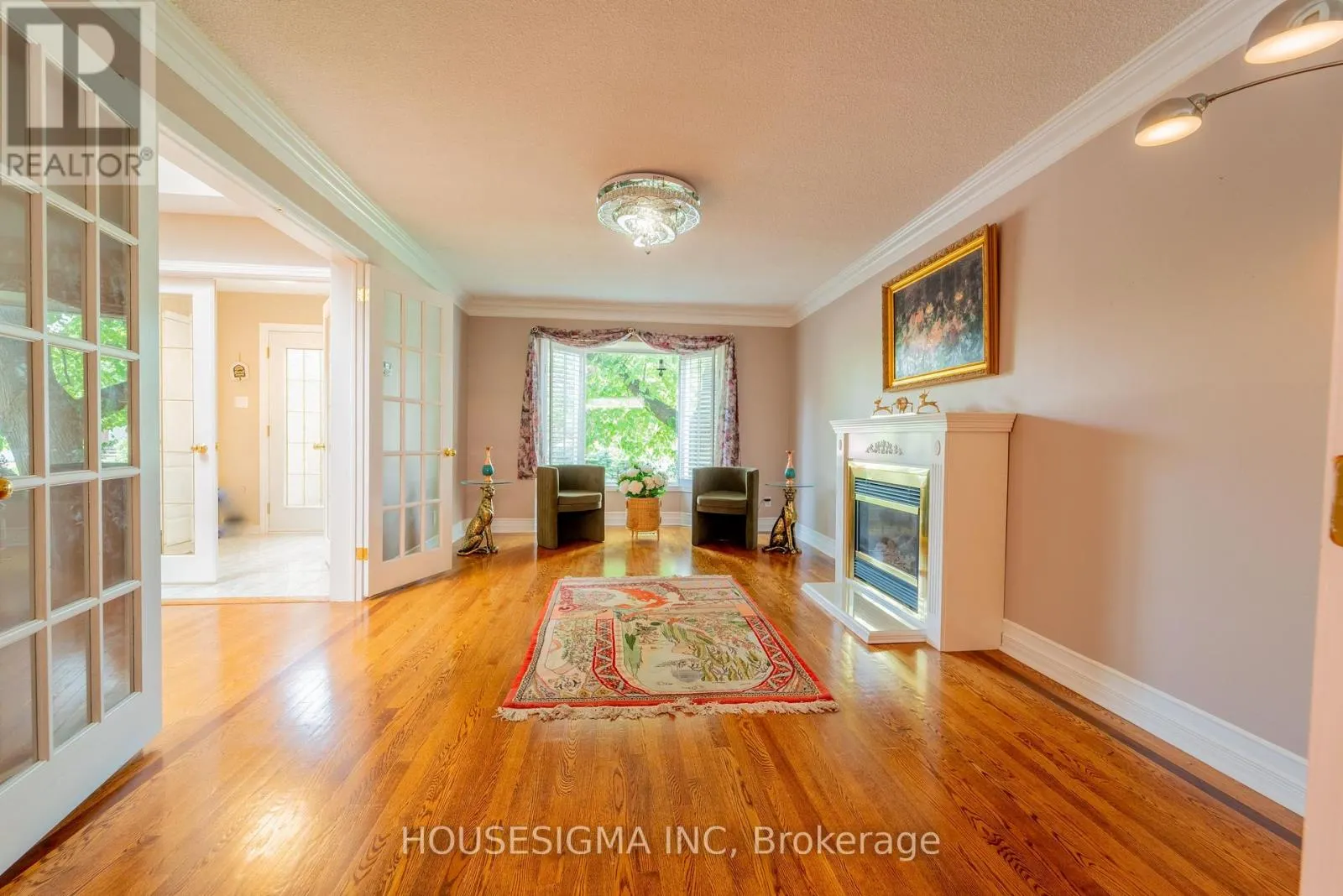 566 FALWYN CRESCENT