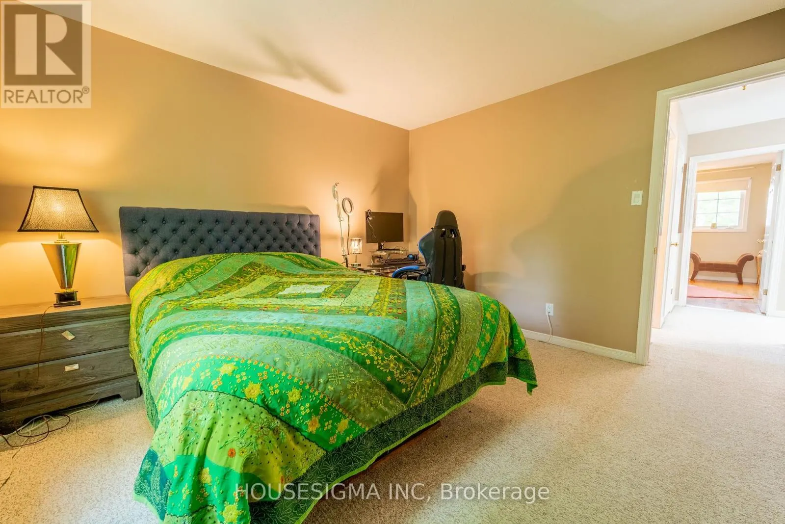 566 FALWYN CRESCENT