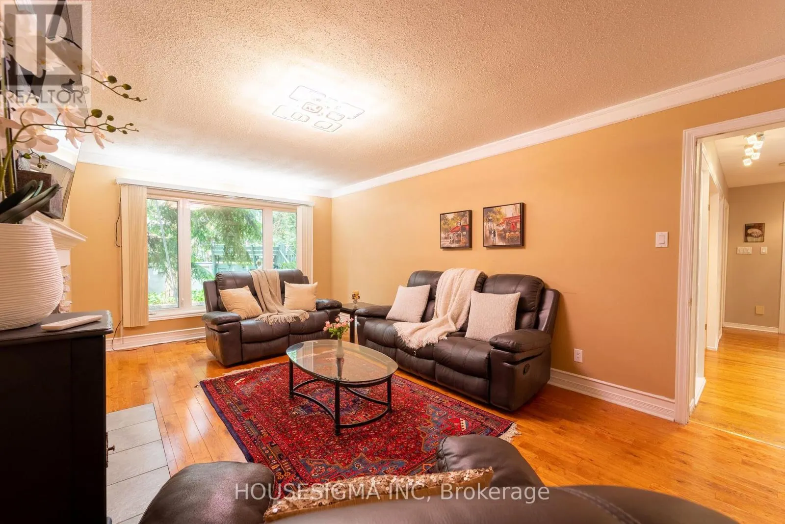566 FALWYN CRESCENT