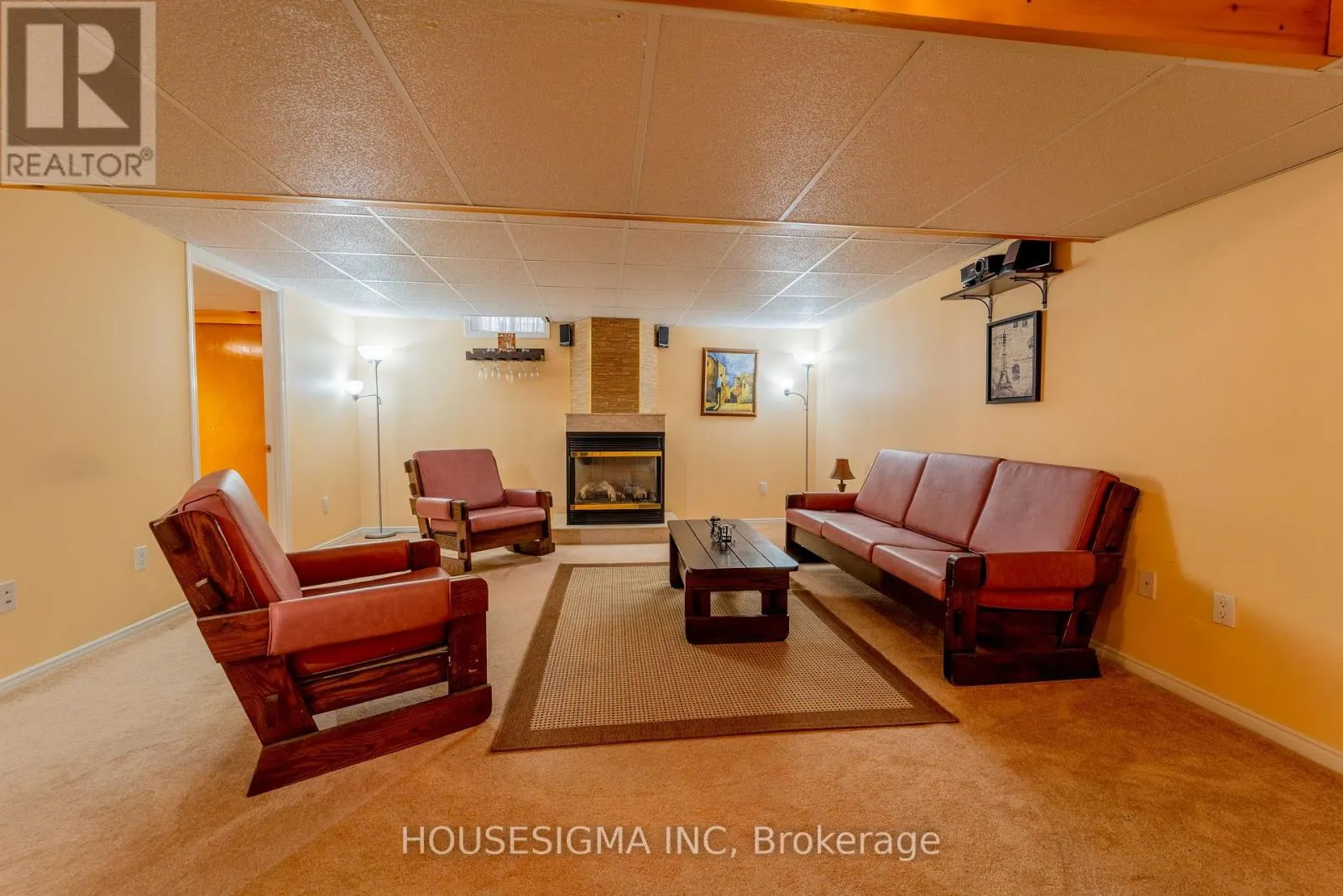 566 FALWYN CRESCENT