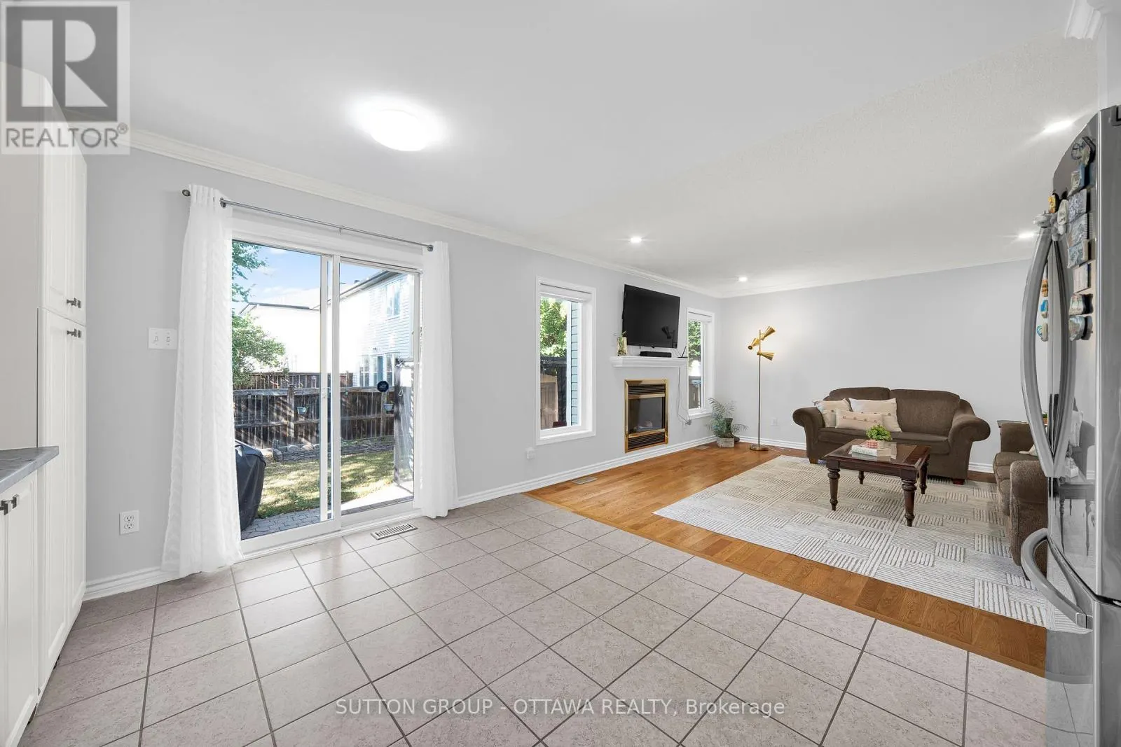 11 BAYPOINTE CRESCENT