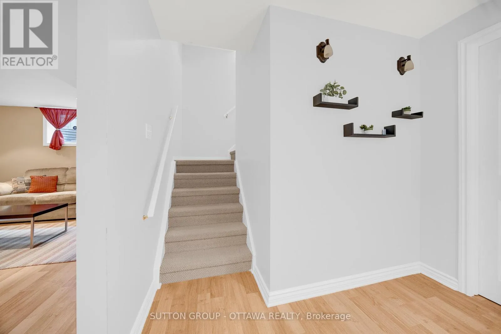 11 BAYPOINTE CRESCENT