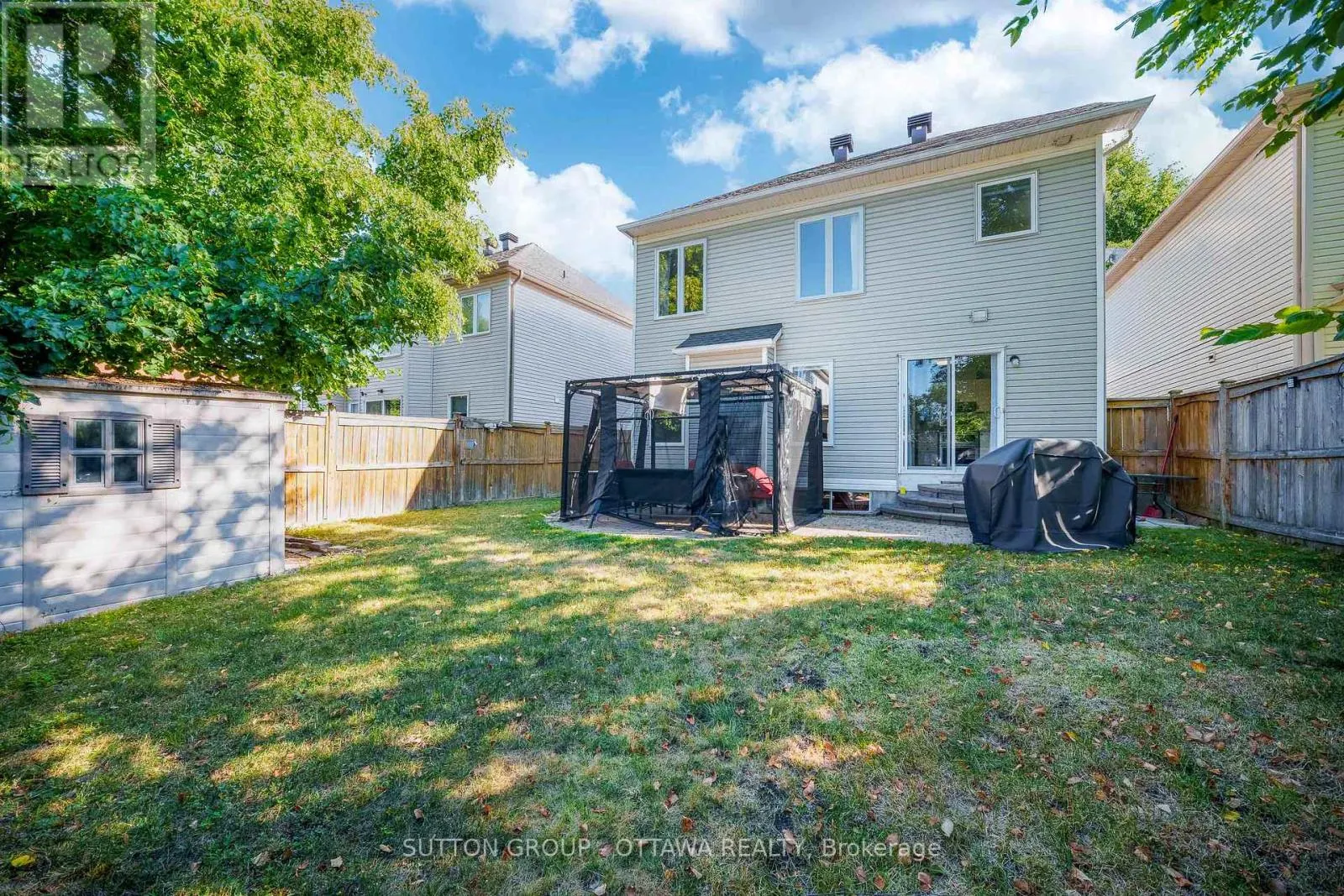11 BAYPOINTE CRESCENT