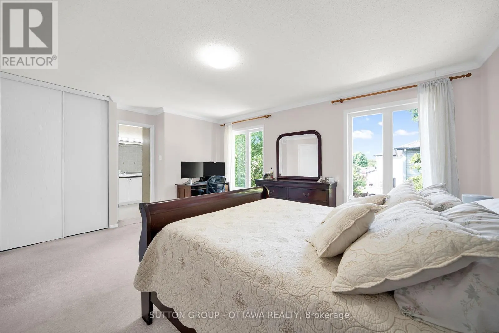 11 BAYPOINTE CRESCENT